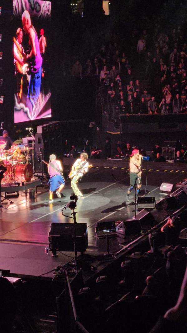 Kia Forum, section: 125, row: 8, seat: 7