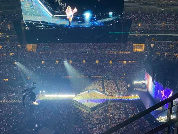 AT&T Stadium, section: 412, row: 9, seat: 3