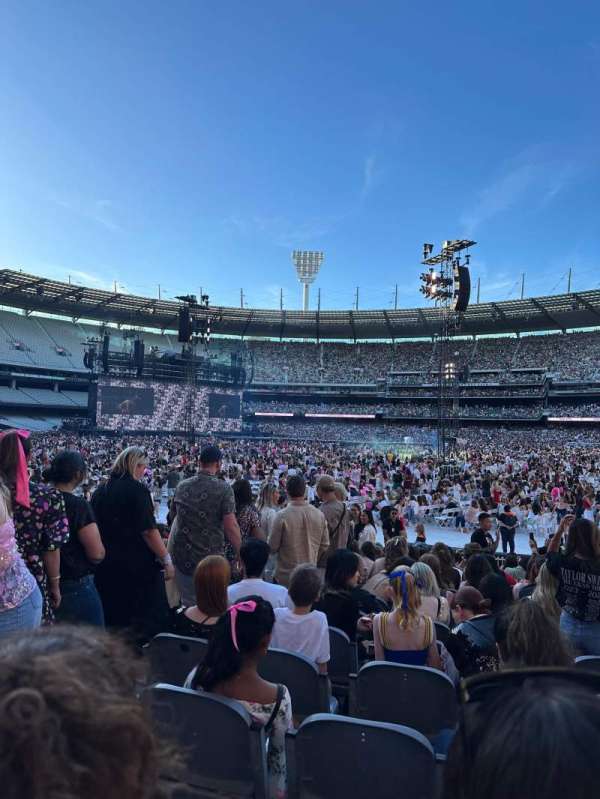 Melbourne Cricket Ground, section: M13, row: Q, seat: 15