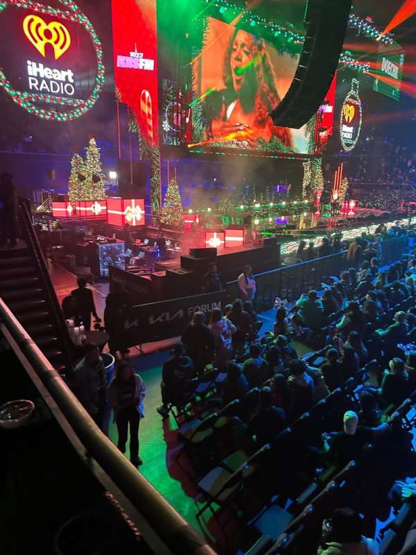 Kia Forum, section: 126, row: 1, seat: 3
