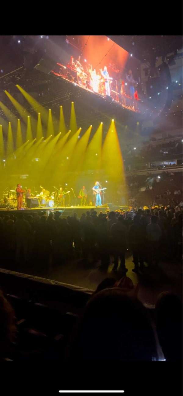 United Center, section: 121, row: 4, seat: 1