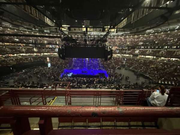 United Center, section: 217, row: 7, seat: 16