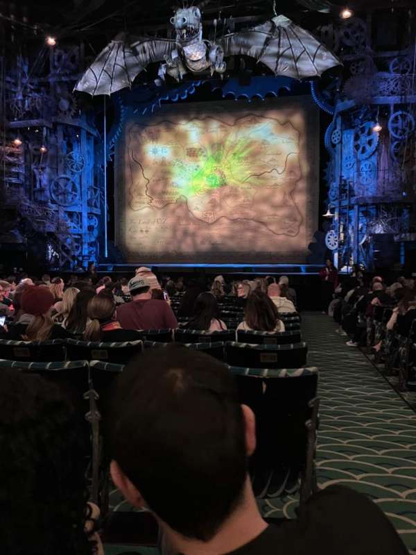 Apollo Victoria Theatre, section: Stalls, row: R, seat: 17