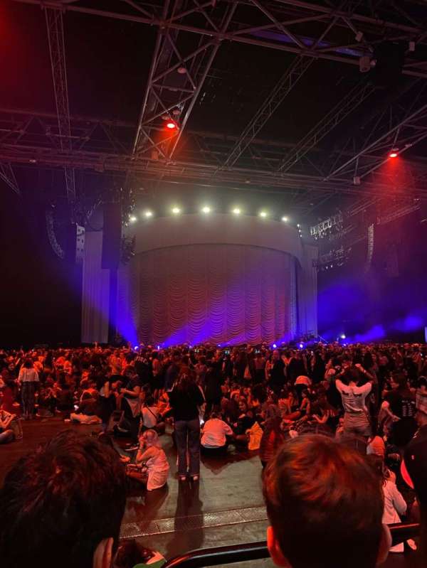 Zénith Paris, section: H, row: 6