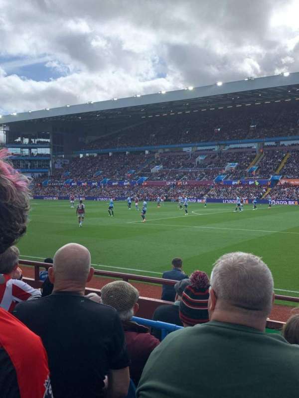Villa Park, section: Q1, row: F, seat: 324