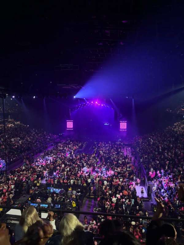 CFG Bank Arena, section: 209, row: D, seat: 17