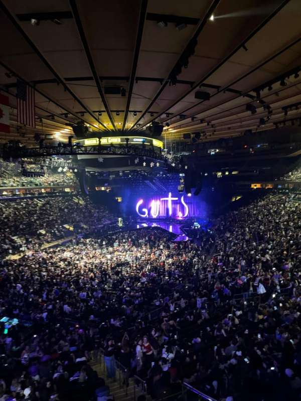 Madison Square Garden, section: 206, row: 1, seat: 13