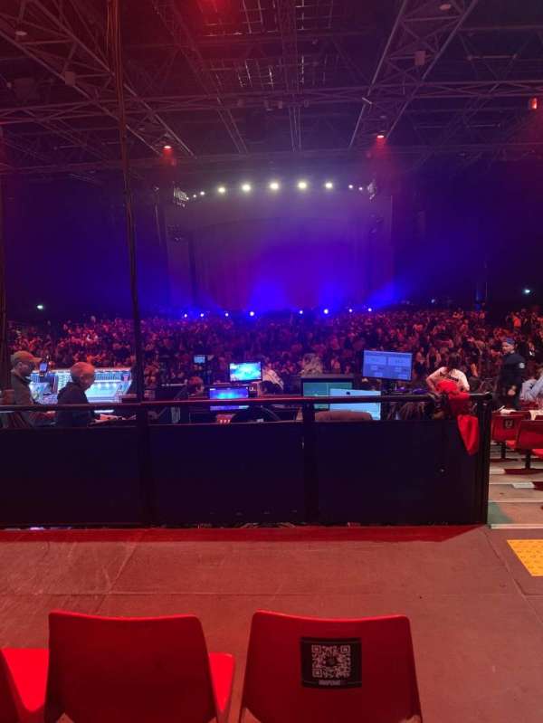 Zénith Paris, section: B, row: 25, seat: 155