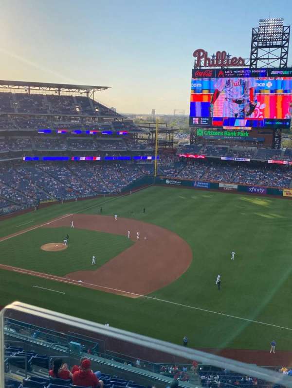 Citizens Bank Park, section: 412, row: 1, seat: 4
