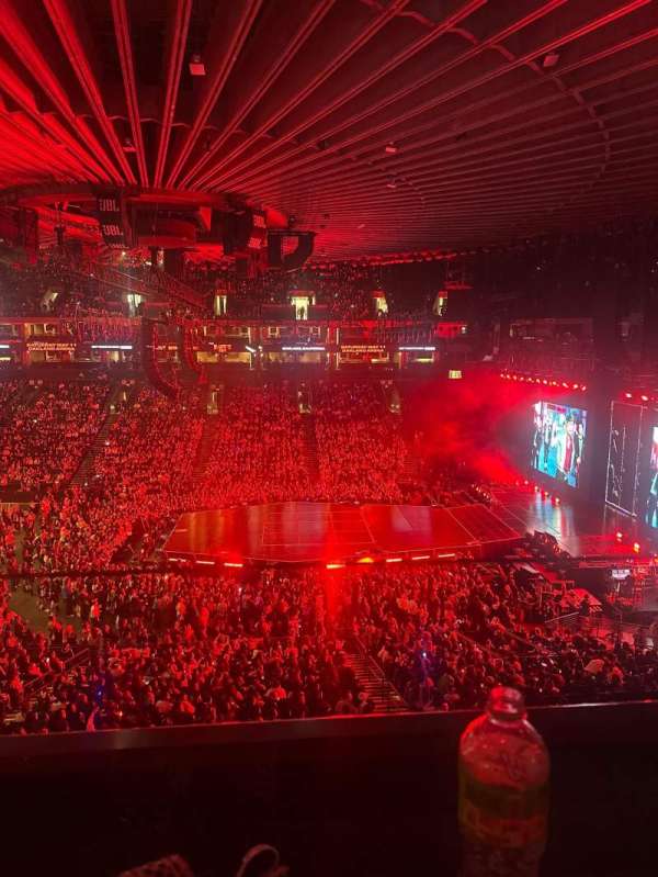 Oakland Arena, section: M7