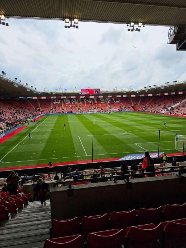 St Mary's Stadium, section: 44, row: AA, seat: 1162