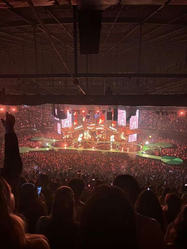 Kia Forum, section: 210, row: 20, seat: 9