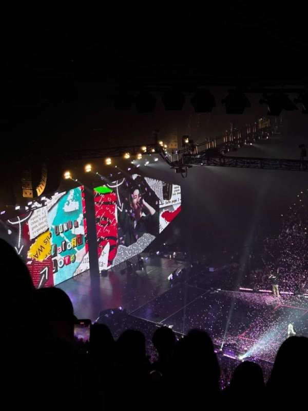 Oakland Arena, section: 215, row: 15, seat: 18