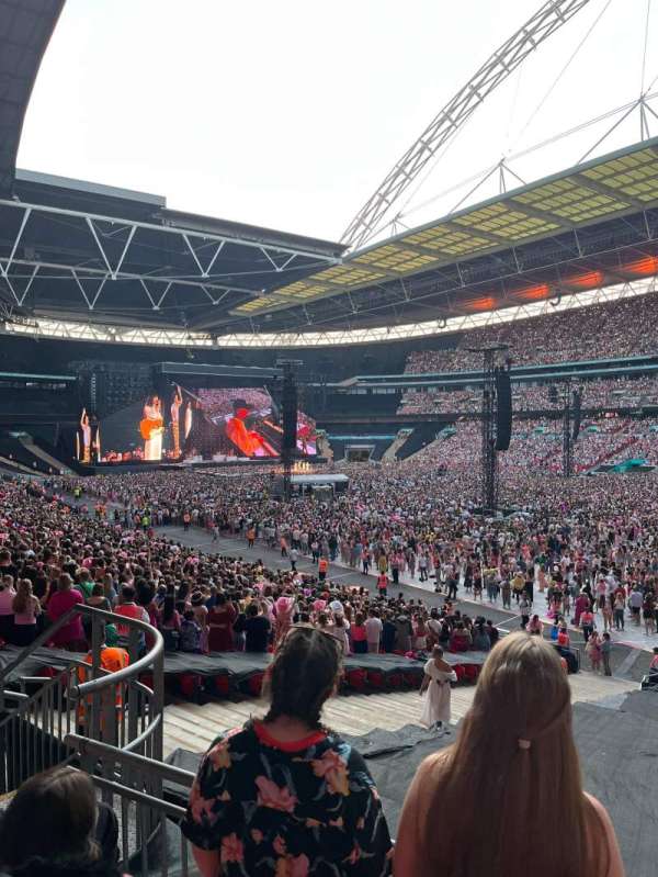 Wembley Stadium, section: 117, row: 33, seat: 175