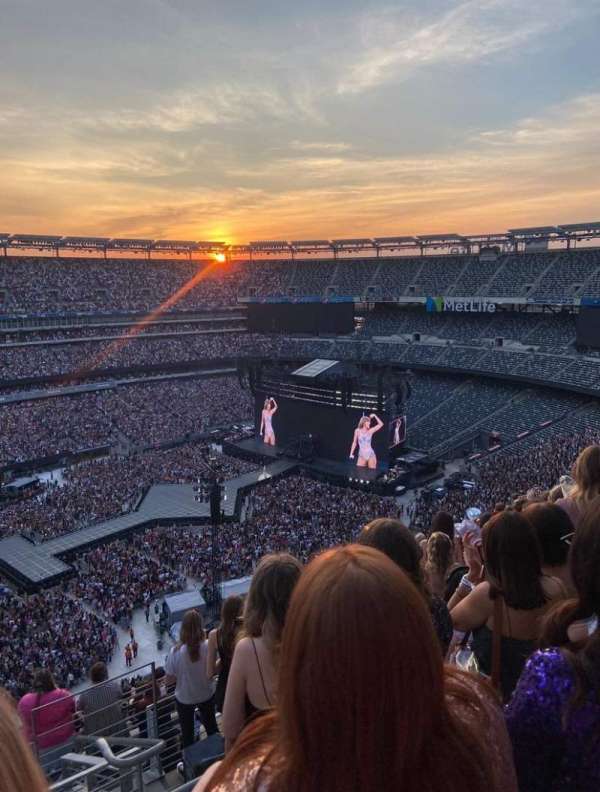 MetLife Stadium, section: 317, row: 14, seat: 24