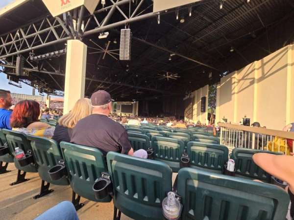 dos equis pavilion, section: 200, row: FF, seat: 4