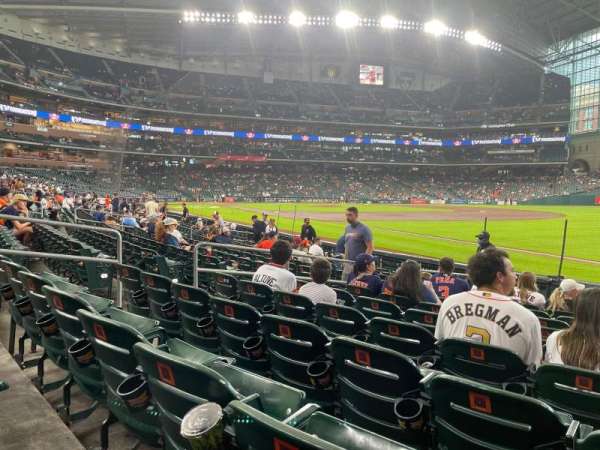 Daikin Park, section: 131, row: 11, seat: 7