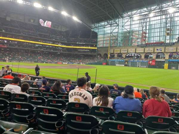 Daikin Park, section: 131, row: 11, seat: 7