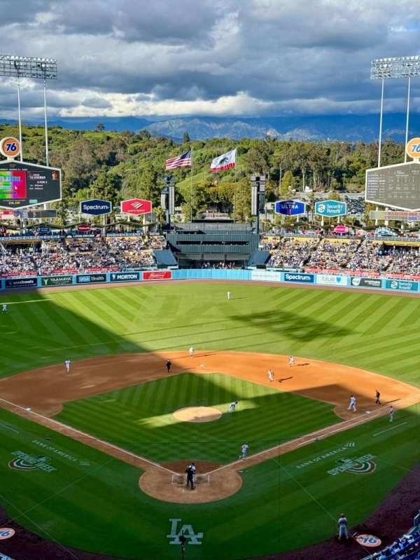Dodger Stadium, section: 1RS, row: U, seat: 7