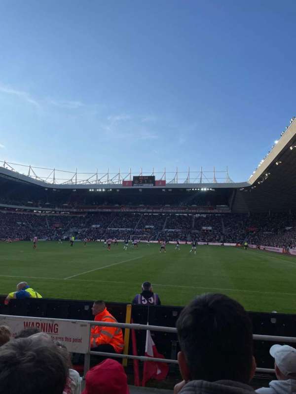 Stadium Of Light, section: L32, row: 4, seat: 658