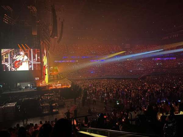 Paris La Défense Arena, section: 102, row: 24, seat: 9