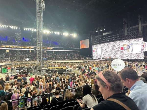 Paris La Défense Arena, section: 114, row: 12, seat: 32