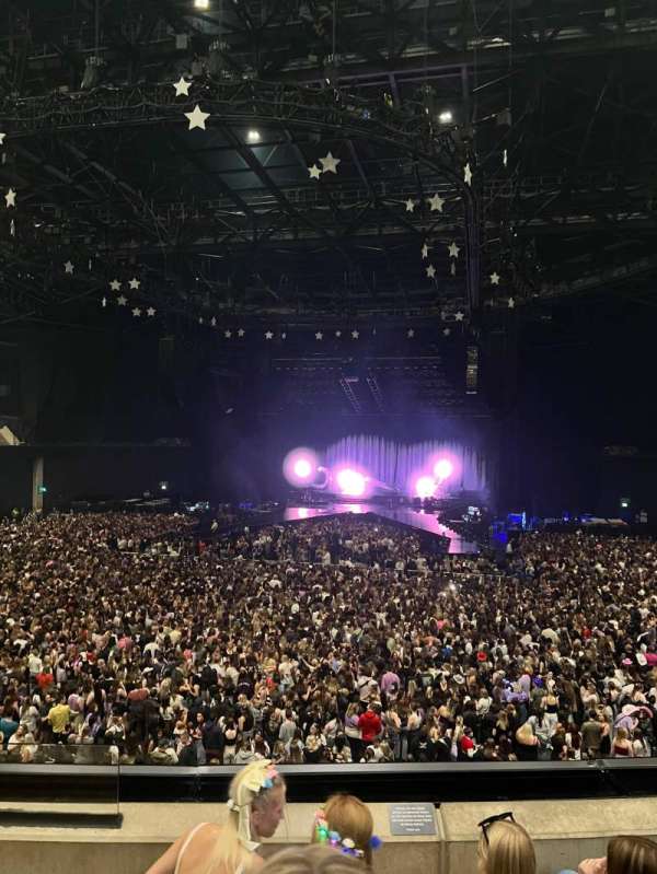 OVO Hydro, section: 211, row: D, seat: 172