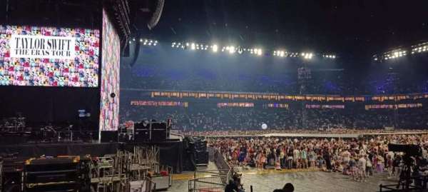 Paris La Défense Arena, section: 102, row: 12, seat: 8