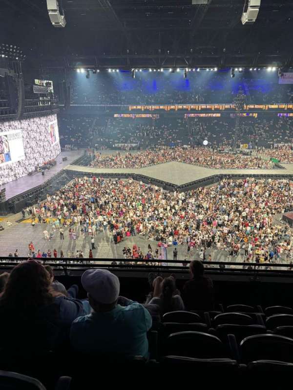 Paris La Défense Arena, section: 403, row: 45, seat: 29