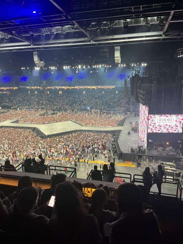 Paris La Défense Arena, section: 420, row: 53, seat: 24