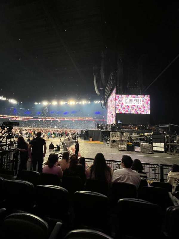 Paris La Défense Arena, section: 117, row: 9, seat: 26