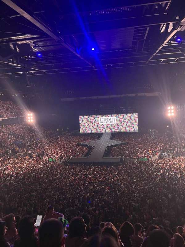 Paris La Défense Arena, section: 412, row: 48, seat: 1