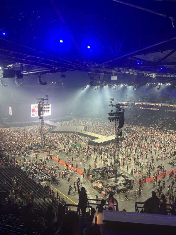 Paris La Défense Arena, section: 408, row: 53, seat: 1
