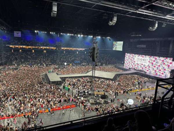 Paris La Défense Arena, section: 417, row: 46, seat: 5