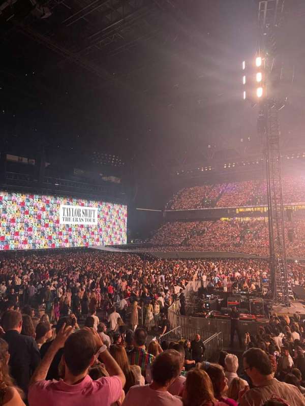 Paris La Défense Arena, section: 105, row: 15, seat: 12