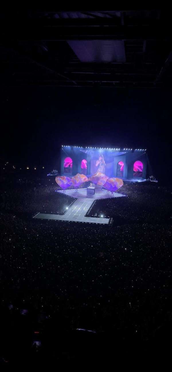 Paris La Défense Arena, section: 412, row: 49, seat: 6