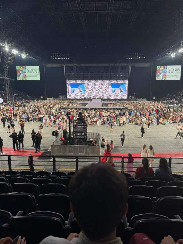 Paris La Défense Arena, section: 110, row: 17, seat: 7