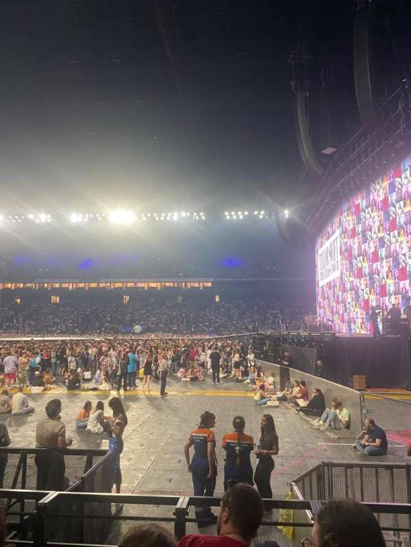 Paris La Défense Arena, section: 117, row: 08, seat: 9