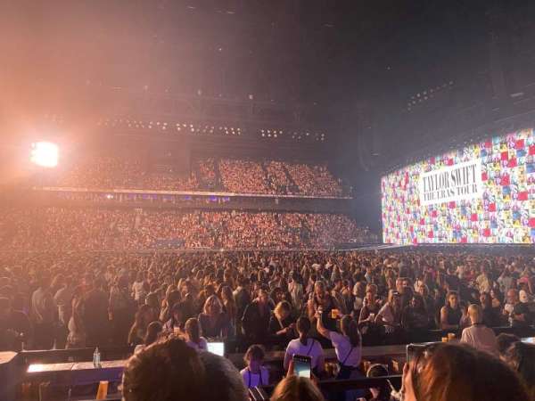 Paris La Défense Arena, section: 115, row: 7, seat: 41