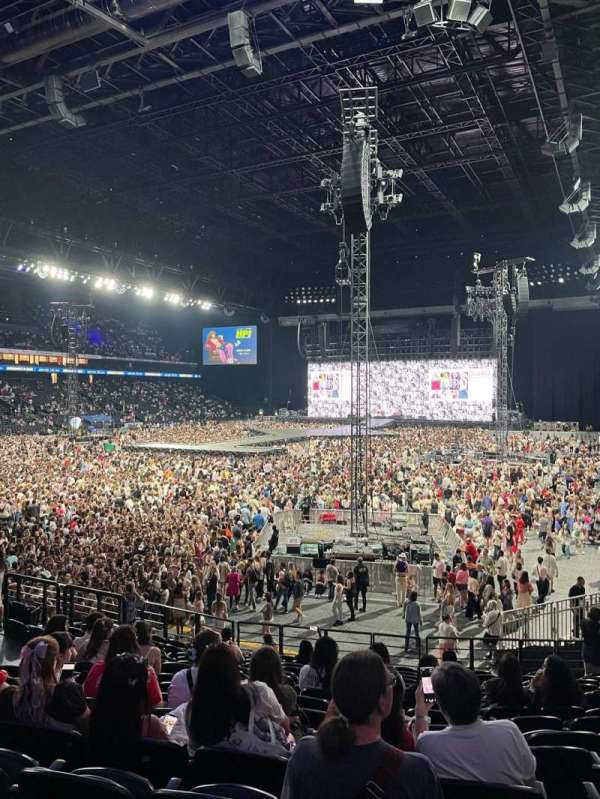 Paris La Défense Arena, section: 111, row: 24, seat: 46