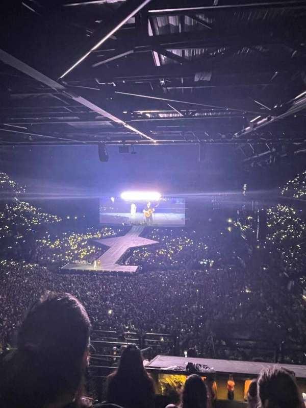 Paris La Défense Arena, section: 412, row: 52, seat: 16