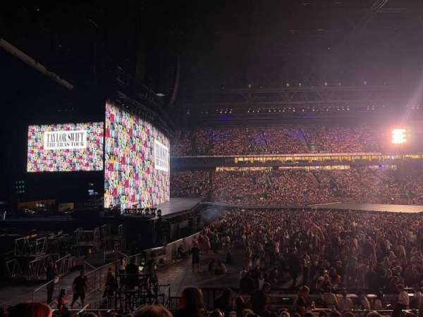 Paris La Défense Arena, section: 102, row: 17, seat: 30