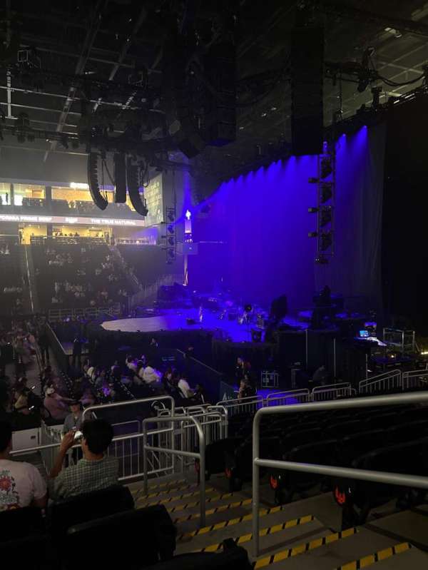 Acrisure Arena, section: 109, row: P, seat: 2