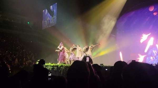 Acrisure Arena, section: Floor 3, row: Row 8, seat: Seat 10