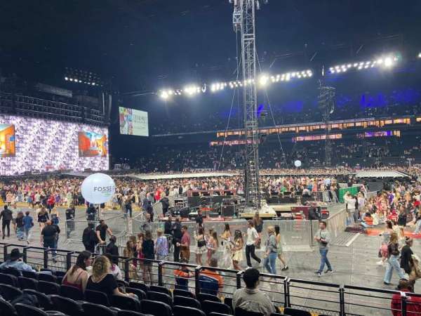 Paris La Défense Arena, section: 105, row: 12, seat: 14