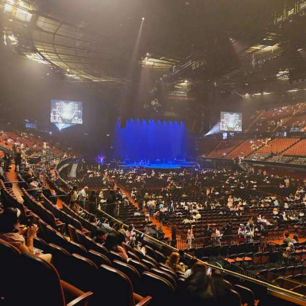 Kia Forum, section: 133, row: 9, seat: 1