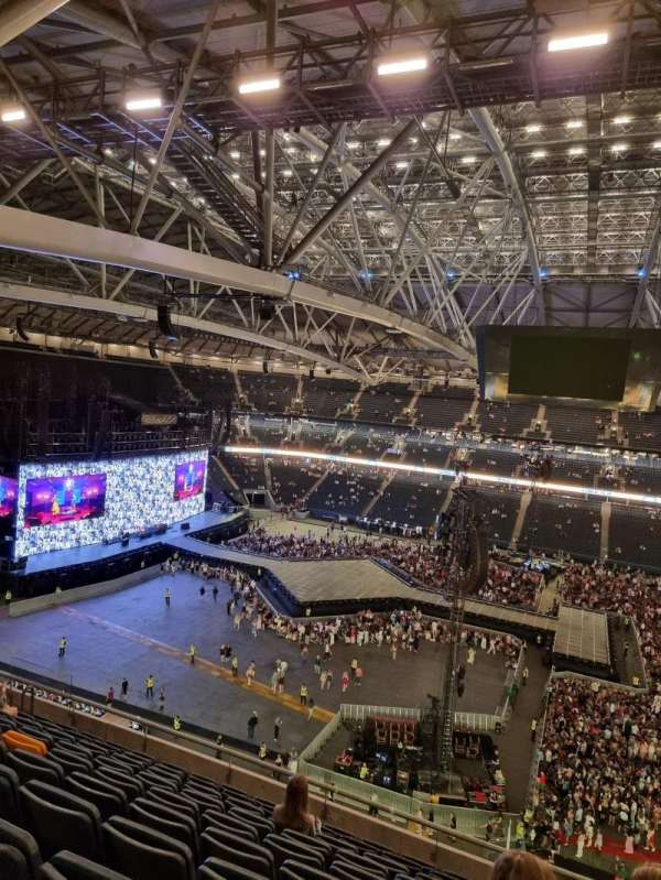 Strawberry Arena, section: 331, row: 10, seat: 189