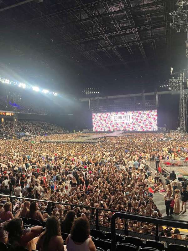 Paris La Défense Arena, section: 111, row: 23, seat: 12