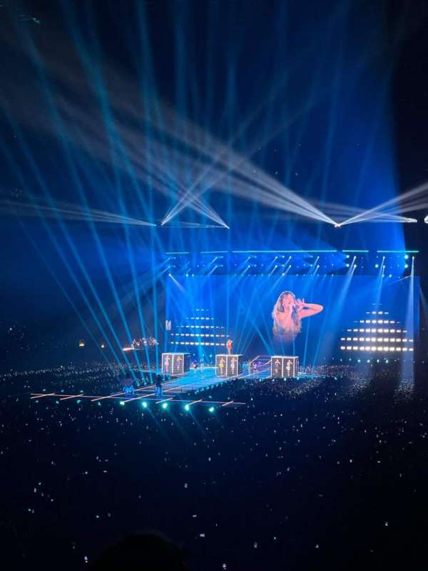 Paris La Défense Arena, section: 111, row: 23, seat: 12