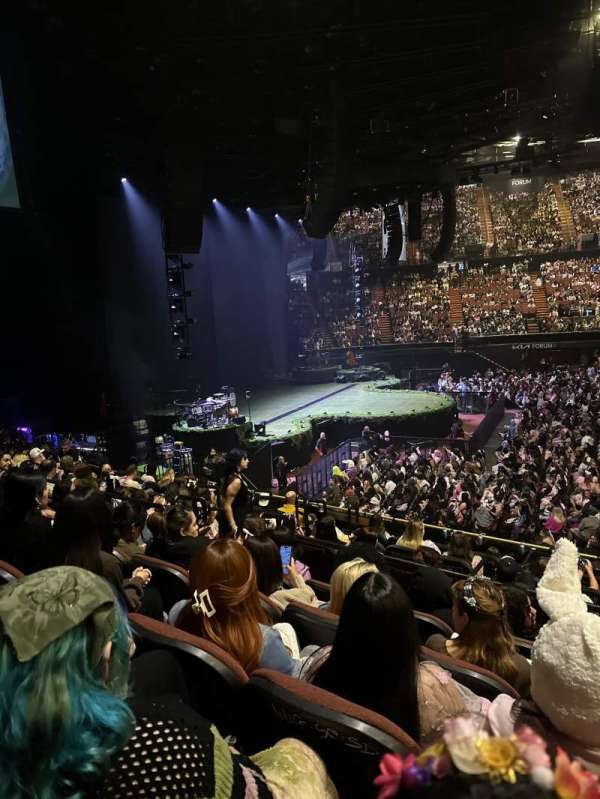 Kia Forum, section: 126, row: 10, seat: 5